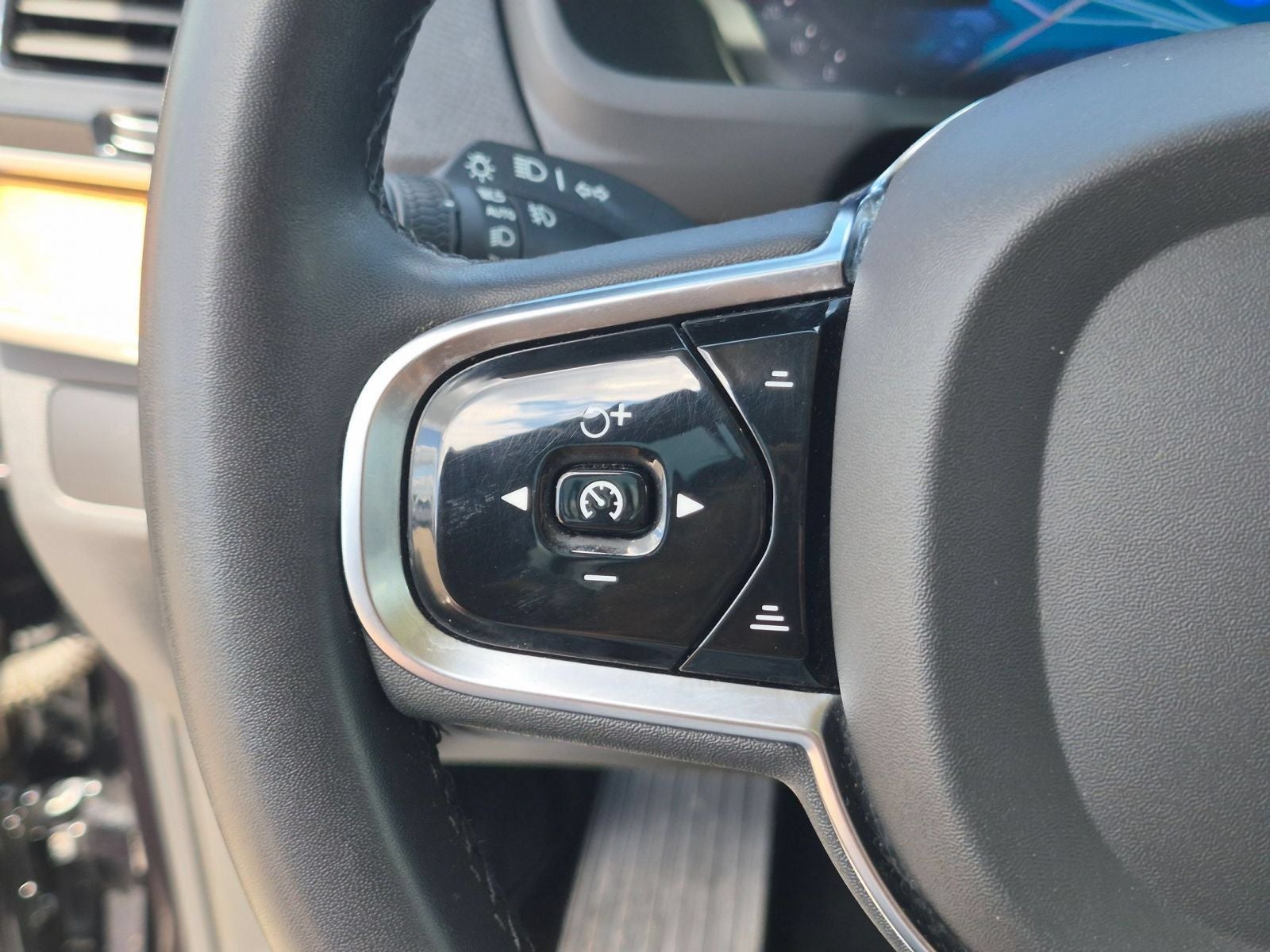2024 Volvo XC90 B6 Plus Bright Theme 6-Seater AWD
