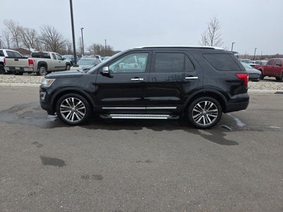 2016 Ford Explorer Platinum 4WD!