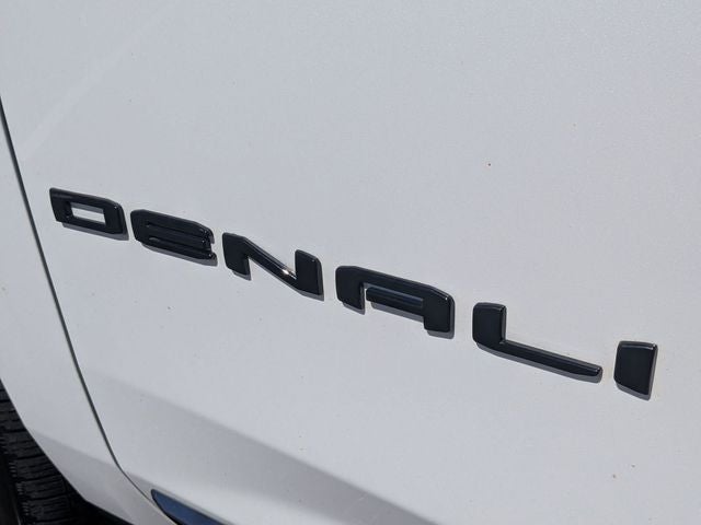 2025 GMC Yukon Denali Ultimate