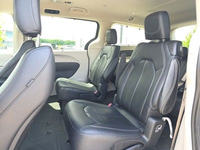 2022 Chrysler Pacifica Touring L AWD