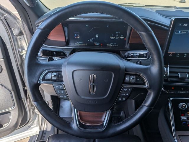 2022 Lincoln Navigator Standard 4WD!