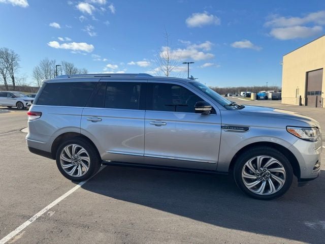 2022 Lincoln Navigator Standard 4WD!