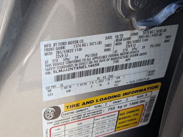 2022 Lincoln Navigator Standard 4WD!