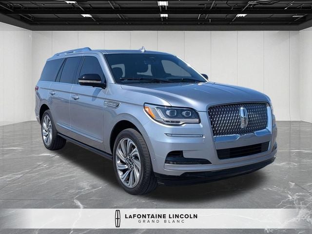 2022 Lincoln Navigator Standard 4WD!