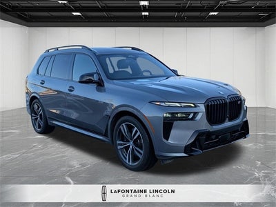 2025 BMW X7 M60i