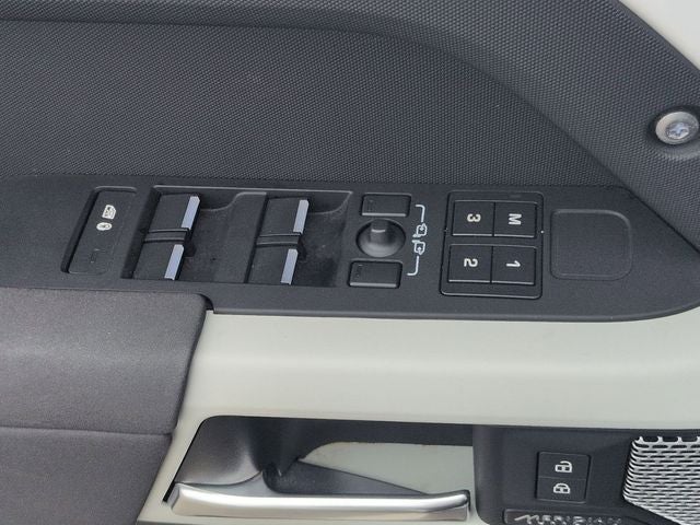 2023 Land Rover Defender 130 SE 4X4