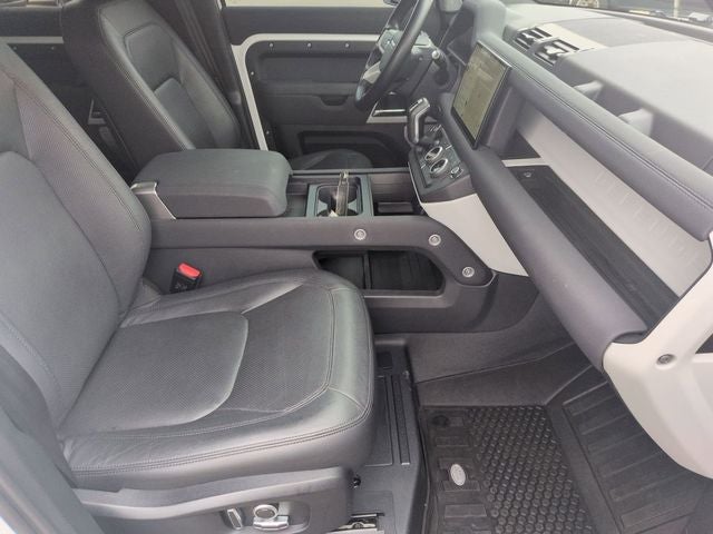 2023 Land Rover Defender 130 SE 4X4