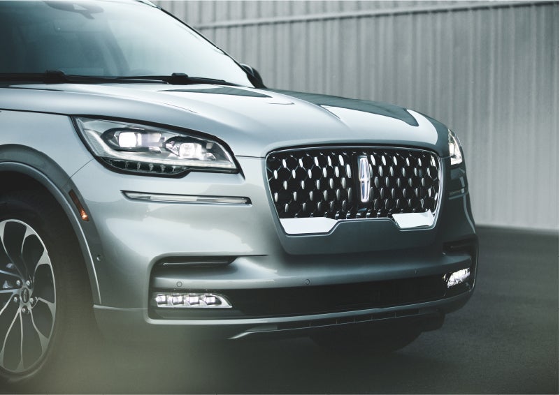 The available adaptive pixel LED headlamps of the 2023 Lincoln Aviator® SUV activated | LaFontaine Lincoln Flushing in Flushing MI