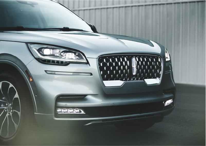 The available adaptive pixel LED headlamps of the 2023 Lincoln Aviator® SUV activated | LaFontaine Lincoln Grand Blanc in Flint MI