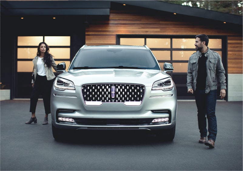 The sparkling grille of the 2023 Lincoln Aviator® Grand Touring model | LaFontaine Lincoln Grand Blanc in Flint MI