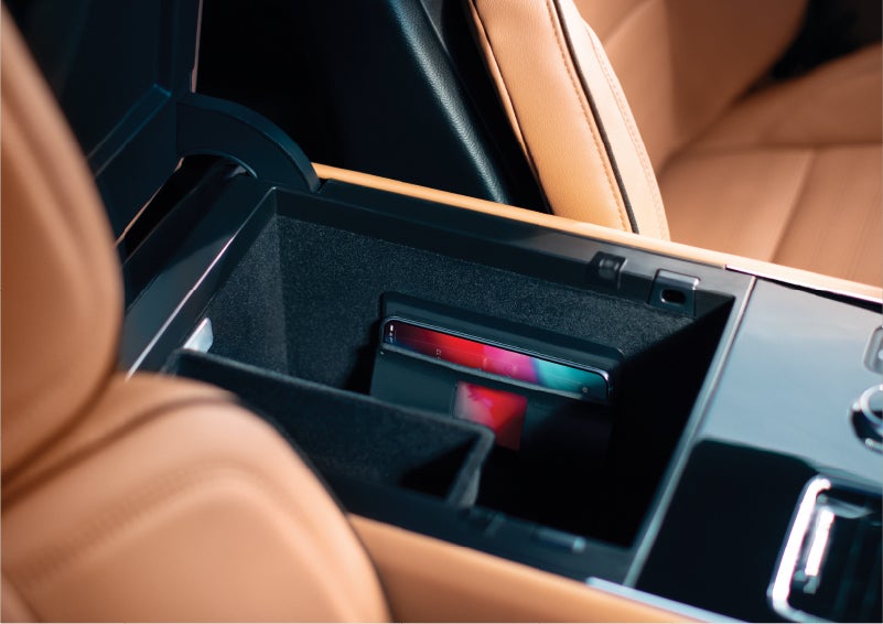 The interior of a 2023 Lincoln Aviator® Black Label model is shown in the Flight theme | LaFontaine Lincoln Flushing in Flushing MI