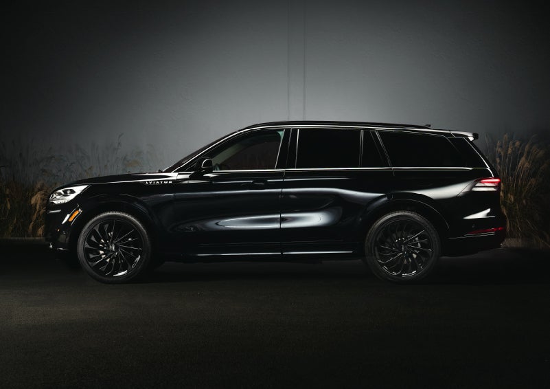 A 2024 Lincoln Aviator® SUV is shown in the Infinite Black exterior color | LaFontaine Lincoln Flushing in Flushing MI
