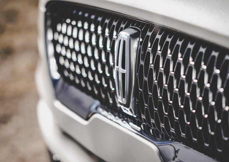 The grille of the 2024 Lincoln Aviator® Reserve model with an eye-catching repeated field of Lincoln Star logo shapes | LaFontaine Lincoln Grand Blanc in Flint MI