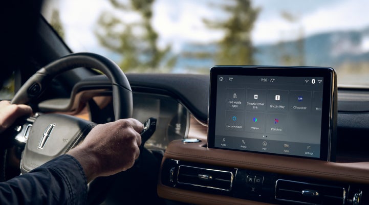 The center touchscreen of a Lincoln Aviator® SUV is shown | LaFontaine Lincoln Flushing in Flushing MI