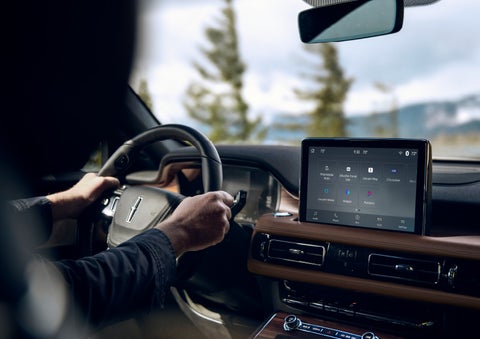 The center touch screen in a 2024 Lincoln Aviator® SUV is shown | LaFontaine Lincoln Flushing in Flushing MI