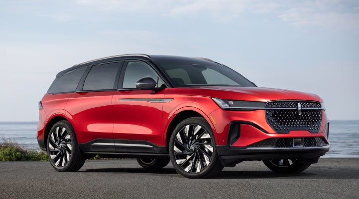 A 2024 Lincoln Nautilus® Reserve model is shown with the stylish available Jet Appearance Package. | LaFontaine Lincoln Grand Blanc in Flint MI