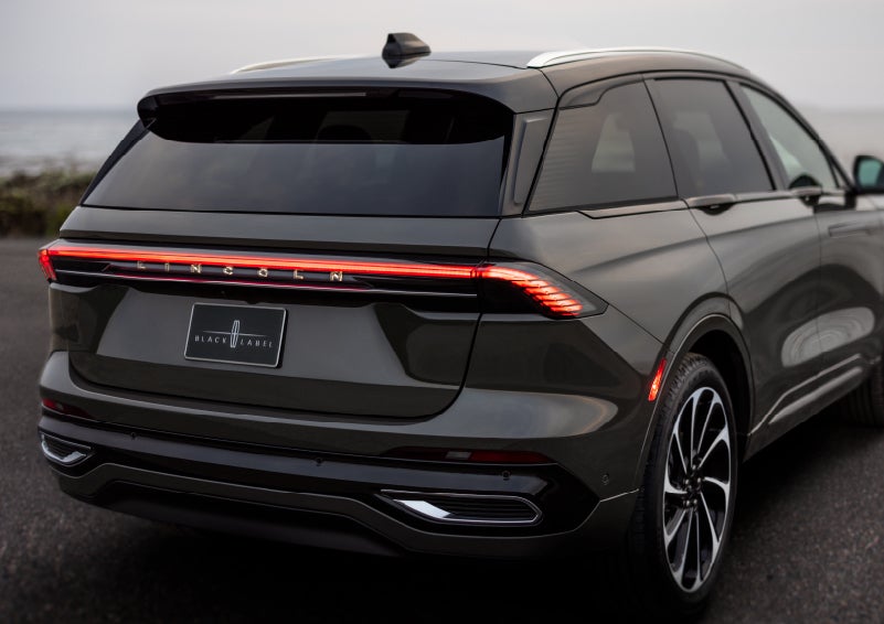 The rear of a 2024 Lincoln Black Label Nautilus® SUV displays full LED rear lighting. | LaFontaine Lincoln Grand Blanc in Flint MI