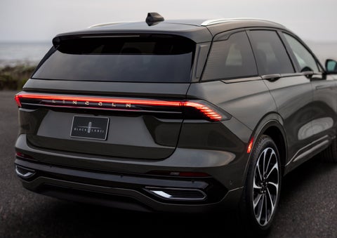 The rear of a 2024 Lincoln Black Label Nautilus® SUV displays full LED rear lighting. | LaFontaine Lincoln Flushing in Flushing MI