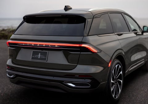The rear of a 2024 Lincoln Black Label Nautilus® SUV displays full LED rear lighting. | LaFontaine Lincoln Grand Blanc in Flint MI