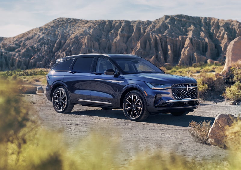 A 2024 Lincoln Nautilus® SUV is parked in a desert national park. | LaFontaine Lincoln Grand Blanc in Flint MI