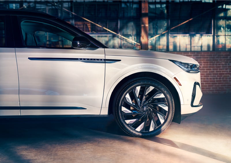 The wheels of the available Jet Appearance Package are highlighted. | LaFontaine Lincoln Grand Blanc in Flint MI