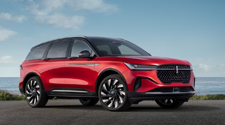 A 2025 Lincoln Nautilus® Reserve model is shown with the stylish available Jet Appearance Package. | LaFontaine Lincoln Grand Blanc in Flint MI