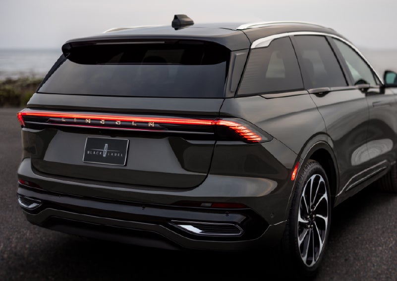 The rear of a 2025 Lincoln Black Label Nautilus® SUV displays full LED rear lighting. | LaFontaine Lincoln Grand Blanc in Flint MI
