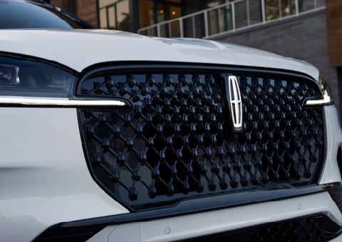 The front grille of a 2026 Lincoln Aviator® SUV is shown. | LaFontaine Lincoln Grand Blanc in Flint MI