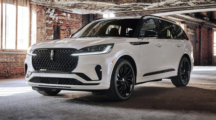 A 2026 Lincoln Aviator® SUV is shown with the available Jet Appearance Package. | LaFontaine Lincoln Grand Blanc in Flint MI