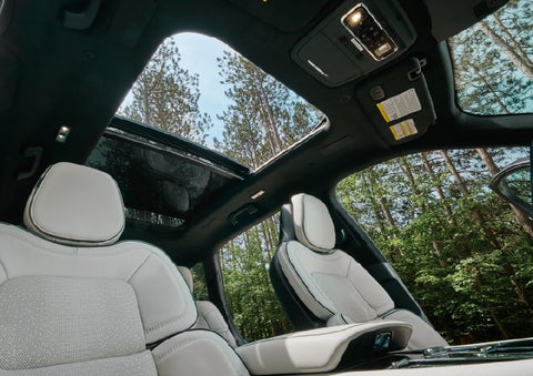 The front seats of a 2027 Lincoln Aviator® Black Label™ SUV | LaFontaine Lincoln Grand Blanc in Flint MI
