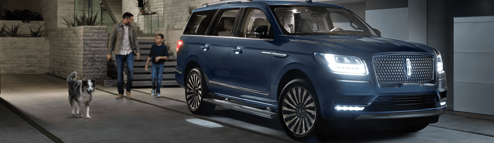 Lincoln Navigator vs Grand Wagoneer