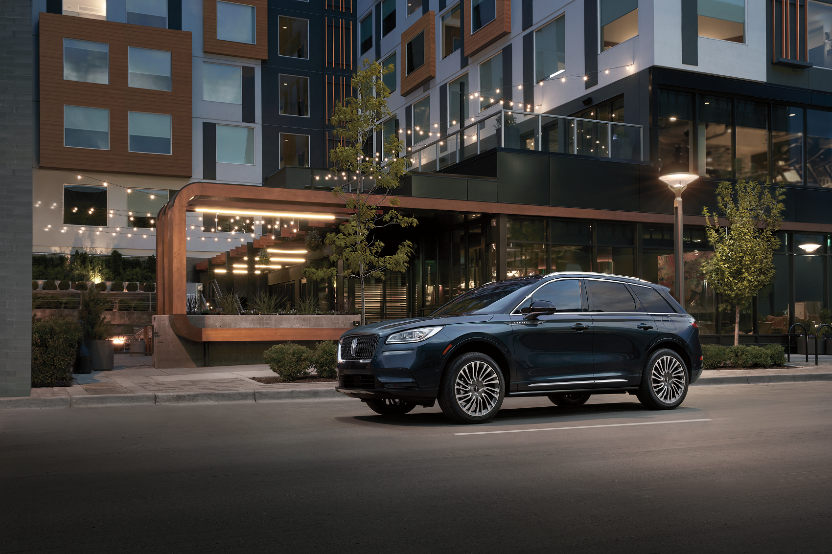 Luxury Vehicle Dealer near Saginaw MI” 