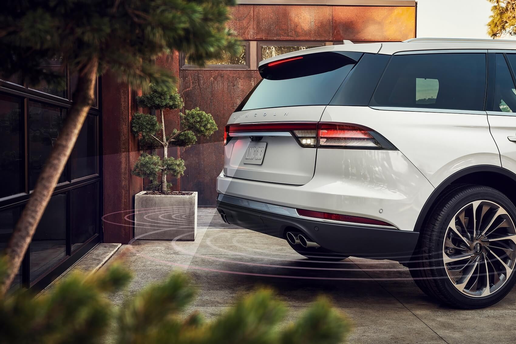 Lincoln Aviator: Exterior Tech